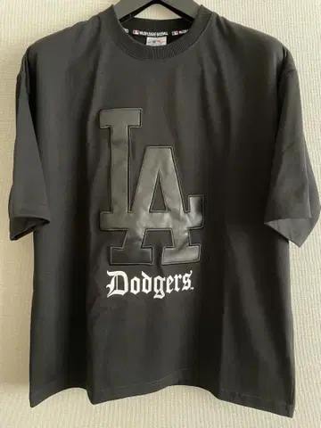 LA 다저스 빅 인조 가죽 로고 티셔츠 L