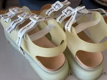 뷰티풀피플 별주 콜라보 샌들
