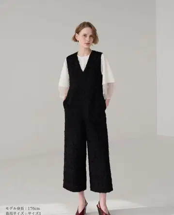 weakend 완판템 V넥 올인원 BLACK