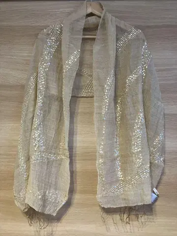 베이지 라메 자수 스톨