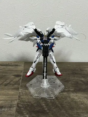 RG W 건담 EW 1/144 스케일 페인팅 완성품