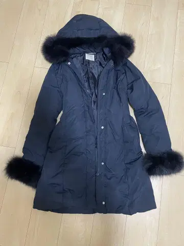 퍼가 달린 다운 코트