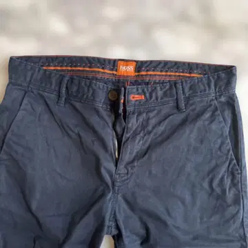 Hugo BOSS 다크 네이비 치노 팬츠