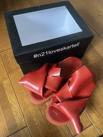 n21 x Kartell 레드 러버 샌들 박스 포함 사이즈 37