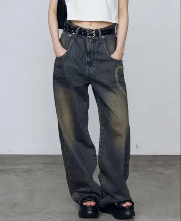 EMODA 그래픽 루즈 청바지