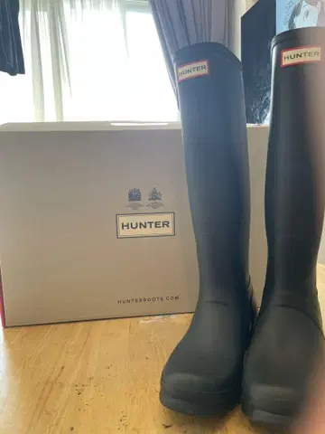 HUNTER 블랙 롱 부츠 버클 포함