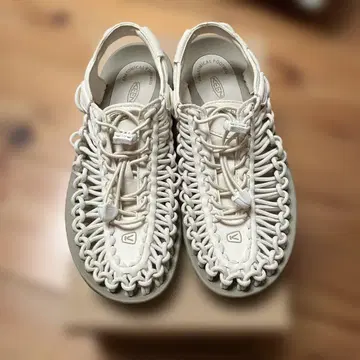 KEEN UNEEK 샌들 24.5 새상품급