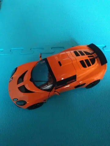 로터스, Exige 1:18 스케일 오토 아트