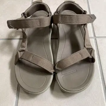 Teva 베이지 스포츠 샌들