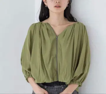 멀티 WAY 벌룬 블라우스 SS 지나시스 미사용 새상품 이번 시즌 신상