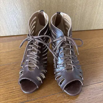레이스업 샌들