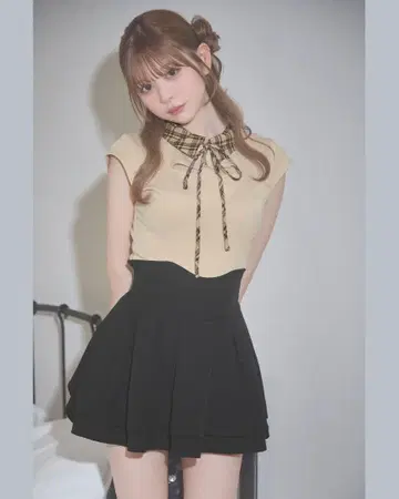 미셸 마카롱 M 사이즈 슬림 레그 스커트 슬림한 다리 블랙