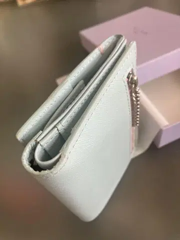 사만다 타바사 쁘띠 초이스 키케이스 박스 포함입니다.