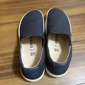 BIRKENSTOCK 블랙 슬립온 40