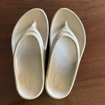 우포스 여성용 통굽 샌들 베이지