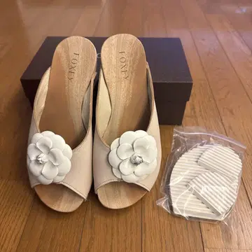 FOXEY! 플라워 장식 베이지 샌들! 여름에 딱입니다! L 사이즈!