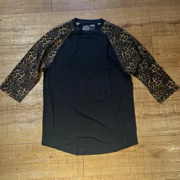 VANS 반스 티셔츠 레오파드 무늬 래글런 슬리브