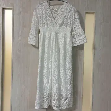 화이트 레이스 V 넥 원피스