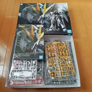 RG RX-93 V 건담 & MSN-04 사자비 세트