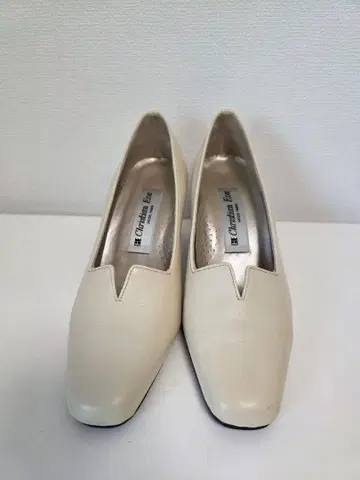 Christian Eva 아이보리 하이힐 23.5