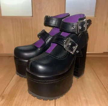 요스케 통굽 힐 블랙 펌프스 23.5cm