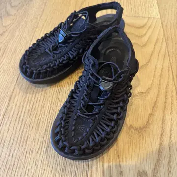 새상품급! KEEN 유니크 블랙 샌들 36 23.0cm