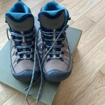 트레킹 슈즈 24cm KEEN