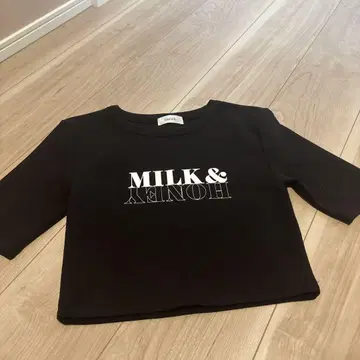 Darich MILK&HONEY 티셔츠