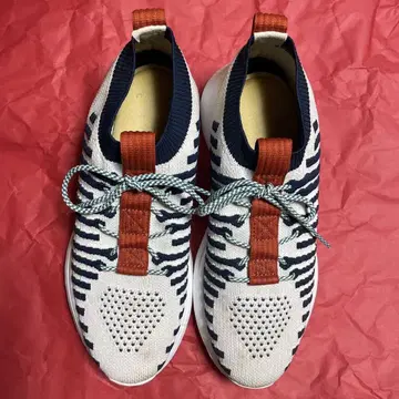 Lacoste 스트라이프 스니커즈 25cm