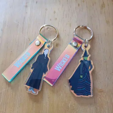 위키드 아크릴 키링 2개 세트