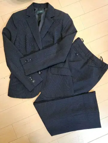 다크 네이비 스트라이프 비즈니스 정장