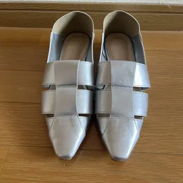 글로벌 워크 펌프스 라쿠션 힐 그루카 펌프스