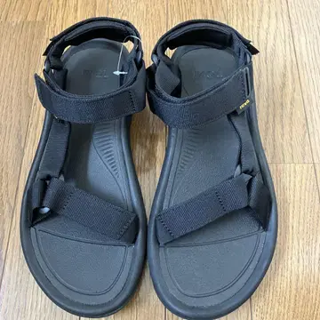 Teva 블랙 스포츠 샌들 US8