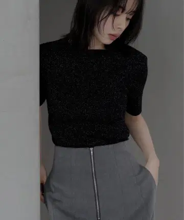 LIAN 라메 니트 T 블랙