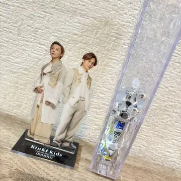Kinki Kids 아크릴 스탠드와 응원봉