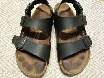 BIRKENSTOCK 블랙 샌들