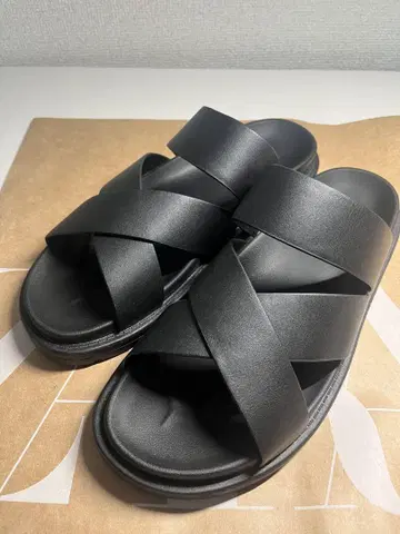 자라 블랙 크로스 스트랩 샌들