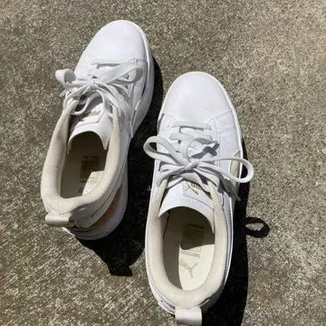 Puma 화이트 스니커즈 통굽