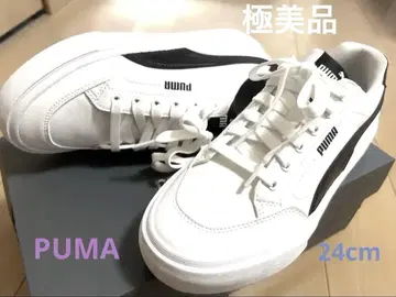 푸마 화이트 블랙 스니커즈