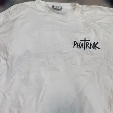 PHATRNK 화이트 티셔츠