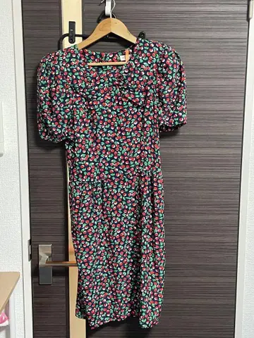 VIVID BOUTIQUE 후르츠 패턴 반팔 원피스