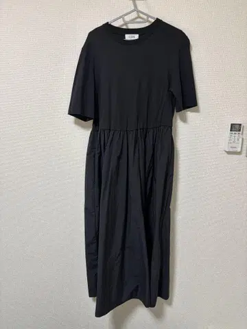 코스 블랙 반팔 티셔츠 원피스