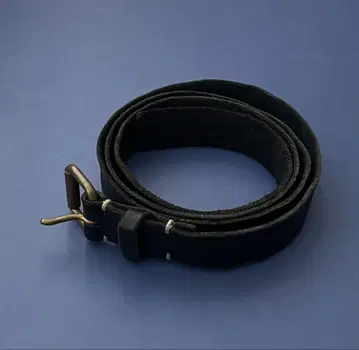 장인의 손길이 느껴지는 개성 넘치는 가죽 벨트, 폭 2.4cm, 유연함