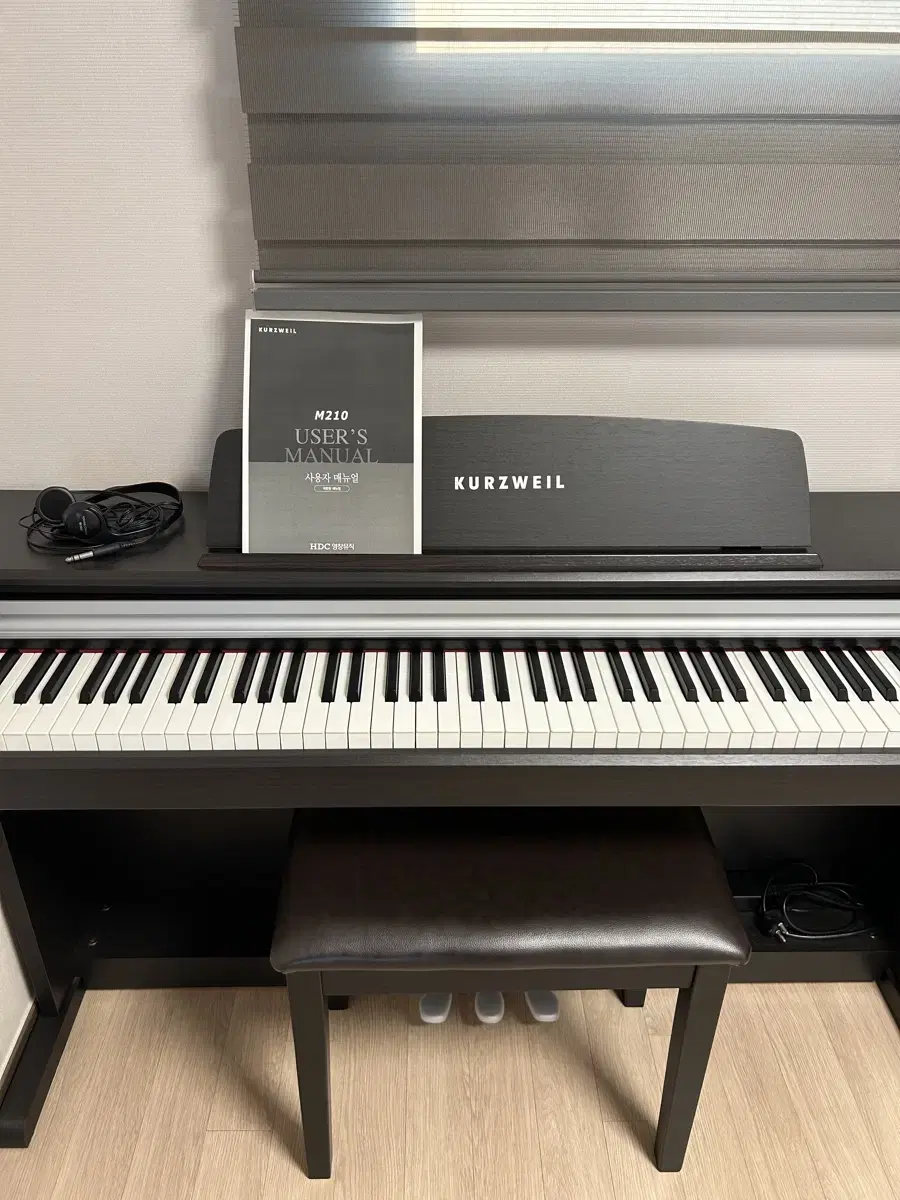 Kurzweil M120 Digital Piano