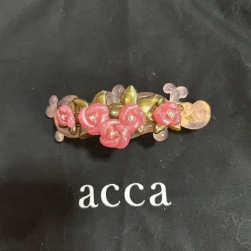 acca 꽃 모티브 헤어 클립