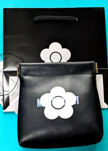 MARY QUANT 스프링 파우치 오로라 로고 프린트 블랙