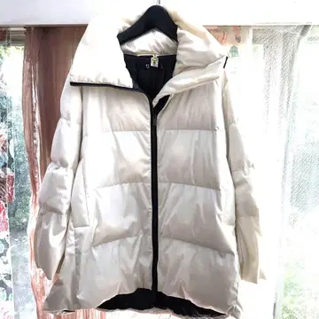 유니클로 화이트 다운 자켓 XL 클리닝 완료 볼륨 자켓