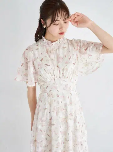 tocco closet 플라워 금 자수 플레어 슬리브 셔링 원피스