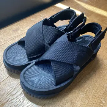 SHAKA 블랙 샌들 24cm 통굽