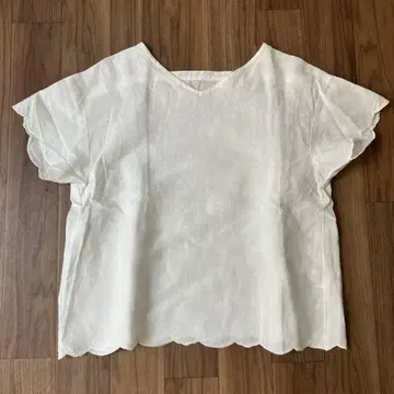 nest robe 린넨 반팔 블라우스 소매와 밑단의 스캘럽이 귀여워요!